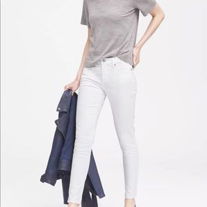 NWT  Banana Republic  STAY WHITE DENIM  Skinny